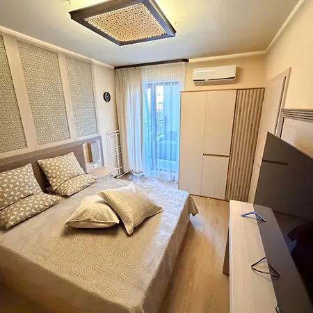 Apartamento Stylish Park View In Argisht Partez Golden Sands *